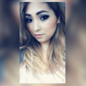 Meet your Posher, Yessenia